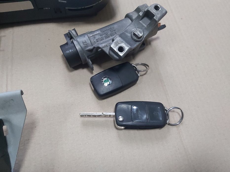 Блок управления двигателем комплект 1.6 BFQ  Skoda Octavia Tour