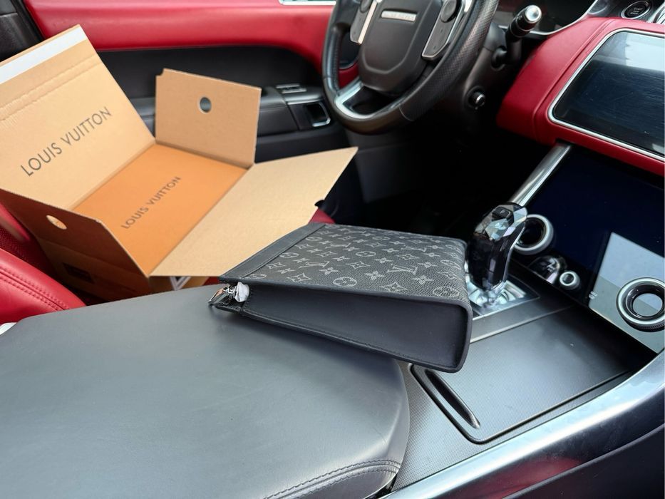 Сумка клатч Louis Vuitton Pochette Voyage MM  косметичка мужская