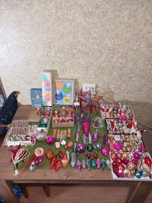 Продам новогодние игрушки.