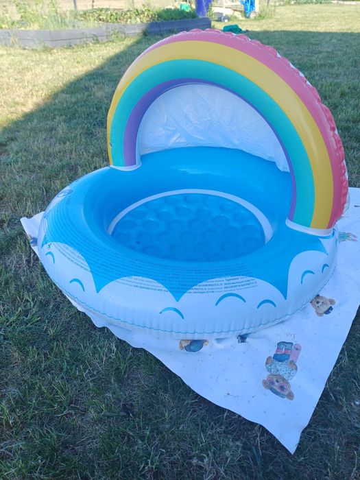 Basen z daszkiem dla malucha