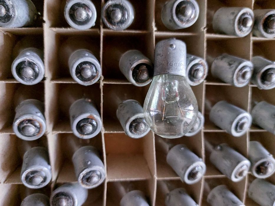 Автолампа 12v21w