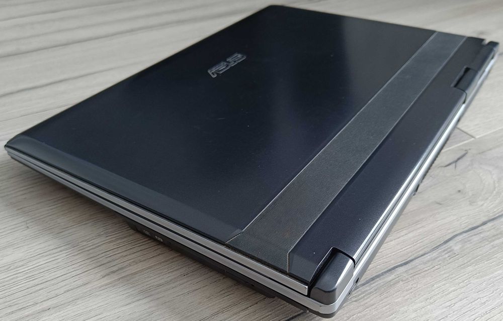 Laptop ASUS C2D T7500 ATI X1100 2GB RAM HDD 250GB WIFI Bateria