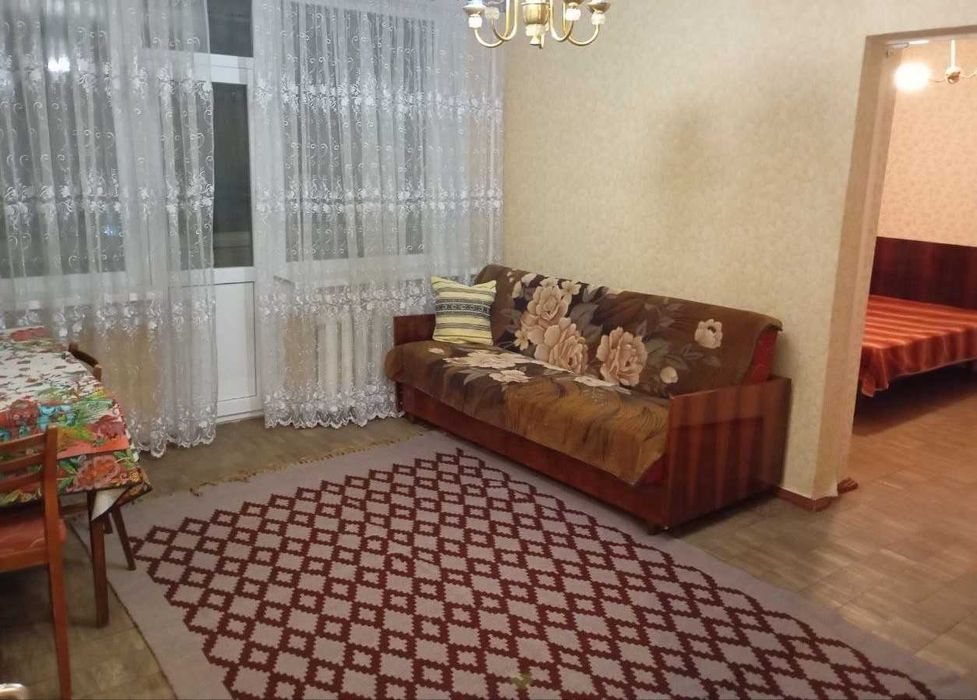 ПОДОБОВО. район з.д. Вокзалу (пішки)