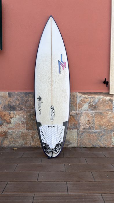 Prancha Surf 5’10 John Carper SD3 + Quilhas FCS + Capa FCS