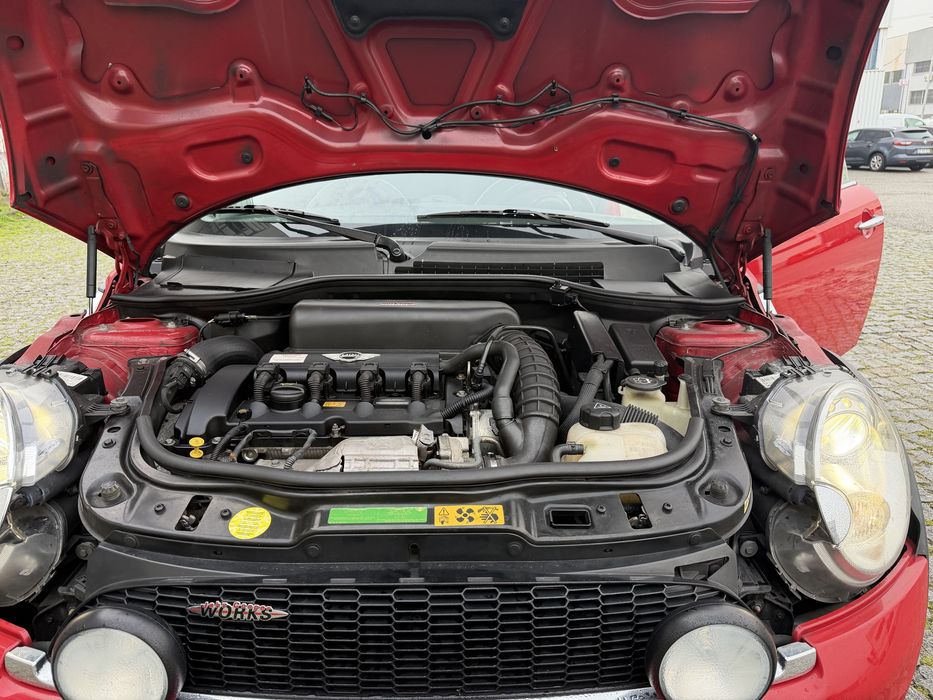 Mini cooper S com Kit Original JCW instalado!