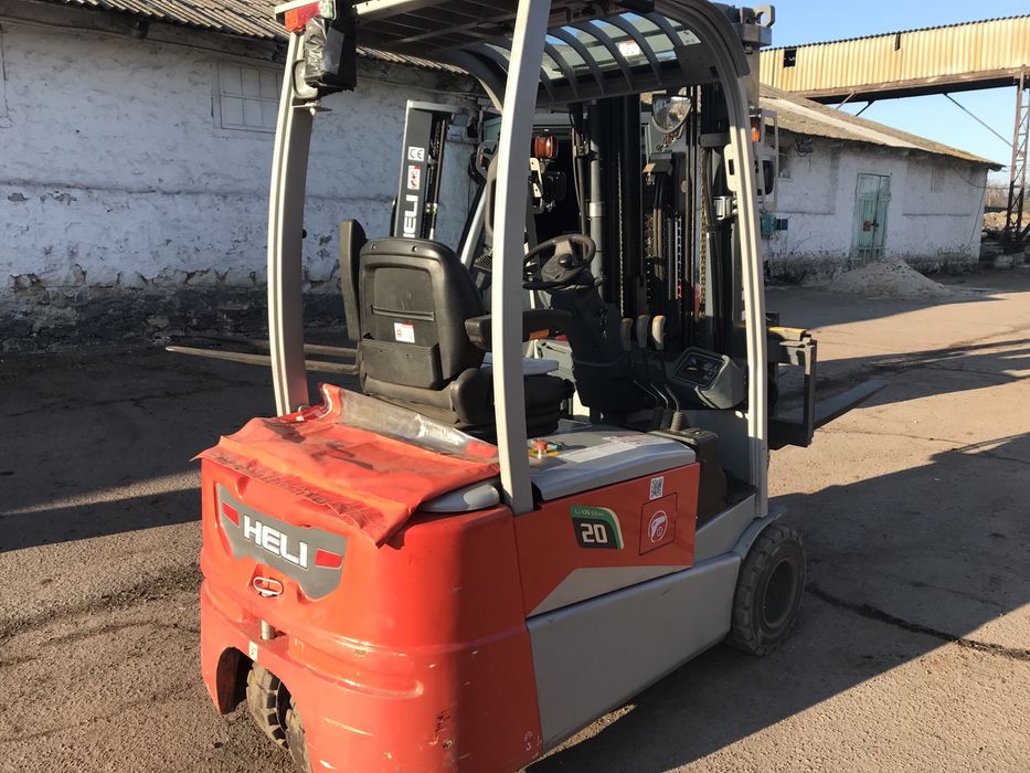 Вилочный погрузчик HELI