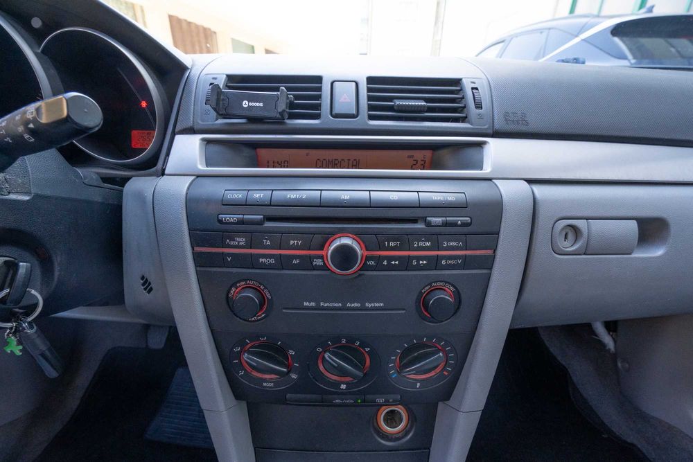 Mazda 3 Hatchback (BK) Gasolina 1.4i (2006)