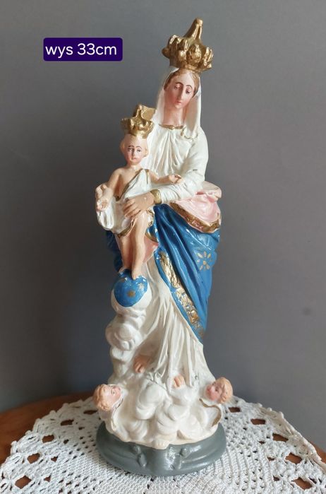 Stara figurka Matki Bożej z dzieciątkiem