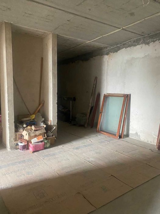 ПРОСТОРОВА 3-КІМНАТНА КВАРТИРА на стометрівці (26704)