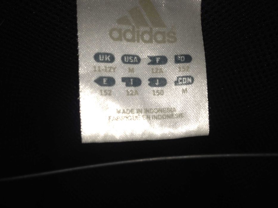 Ветровка Adidas на мальчика (рост 150 см)