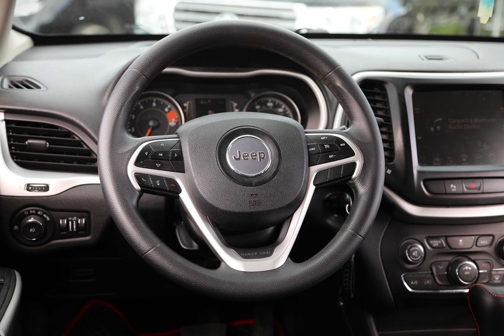 Продам Jeep Cherokee