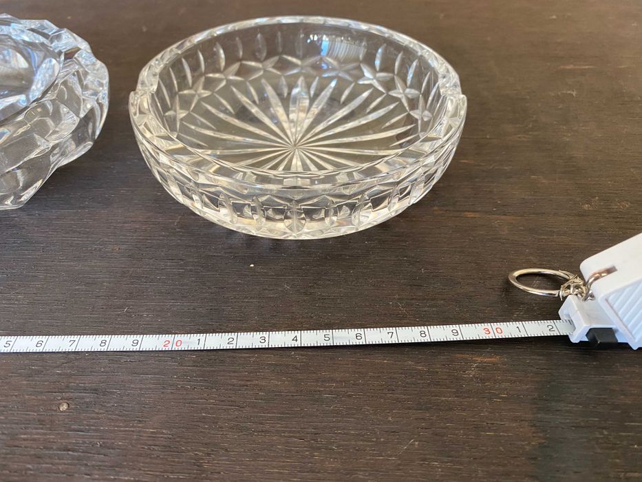 Cinzeiros (dois) redondos em cristal