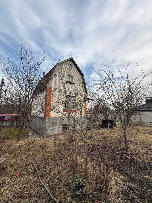 Продаж дачного будинку за Дубовим озером