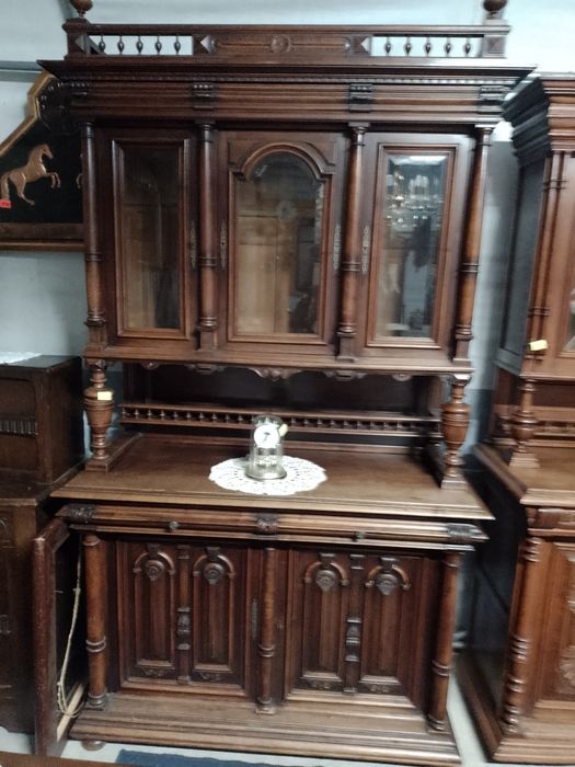 Kredens w stylu neorenesansowym