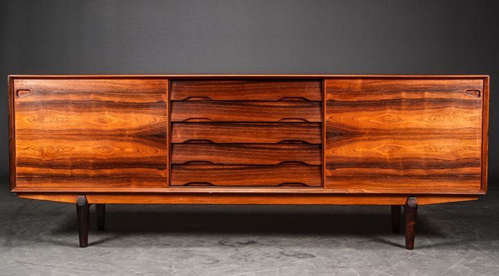 Móvel vitrine antiga