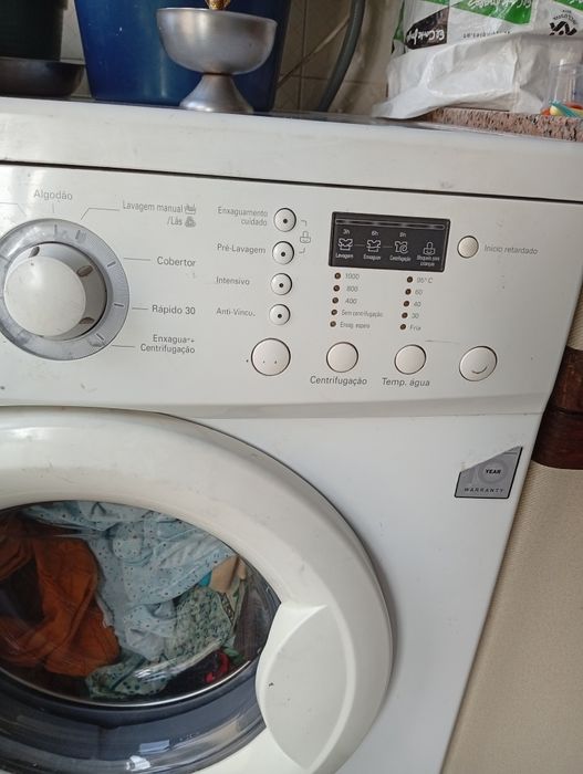 Máquina lavar roupa LG avariada ( precisa de placa nova)