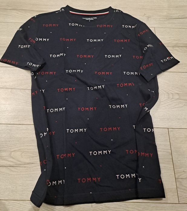 Koszulka granatowa Tommy Hilfiger z napisami