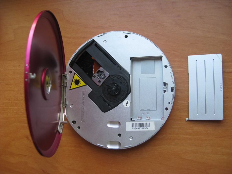 CD плееры: BBK PV430T и PHILIPS Jogproof AX3201