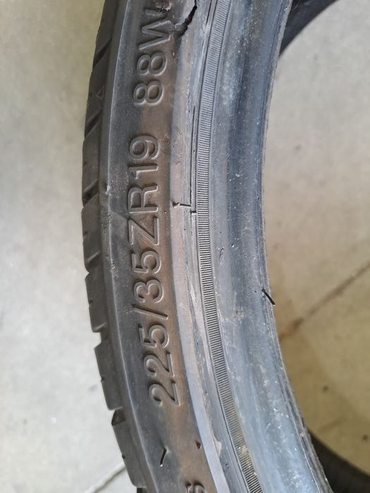 Pneus semi novos 225/35/R19