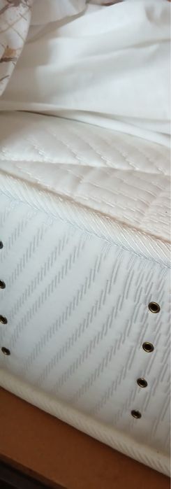 Cama solteiro com colchão