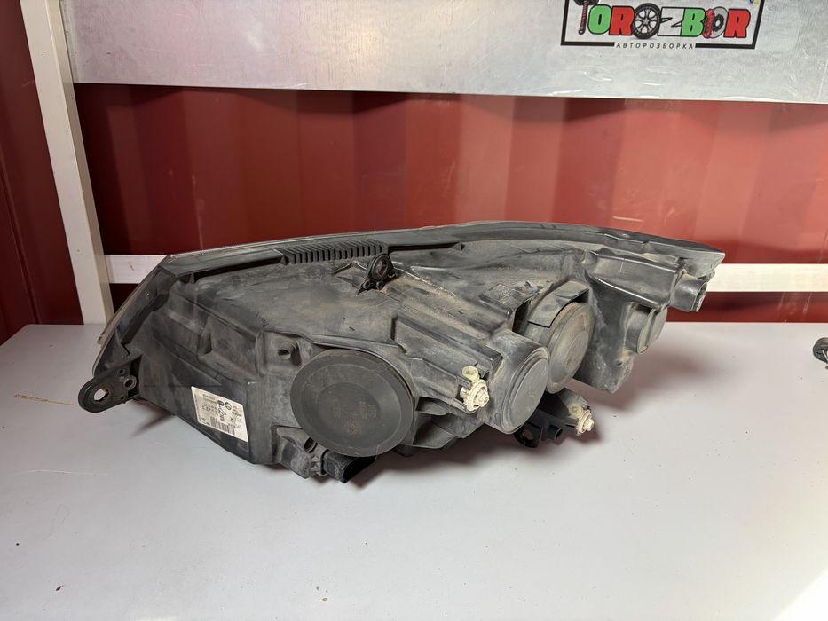 Фара на Skoda Superb 2 FL
