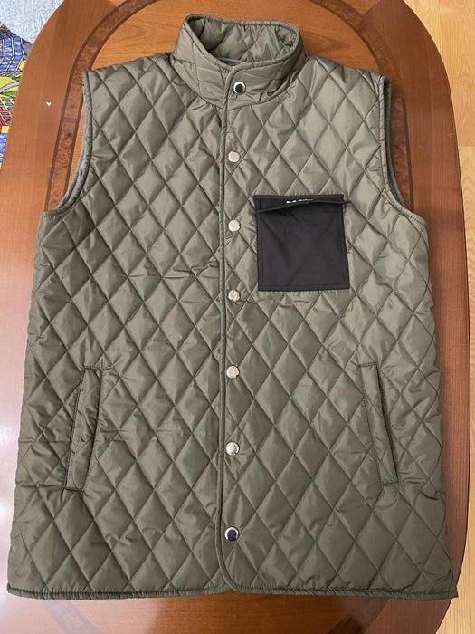 Чоловіча жилетка Zara.