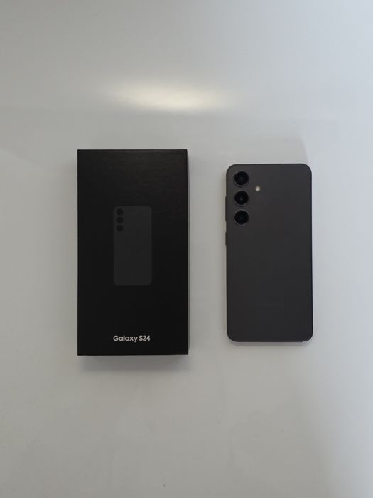 Telefon Samsung Galaxy S24 czarny - 256 GB