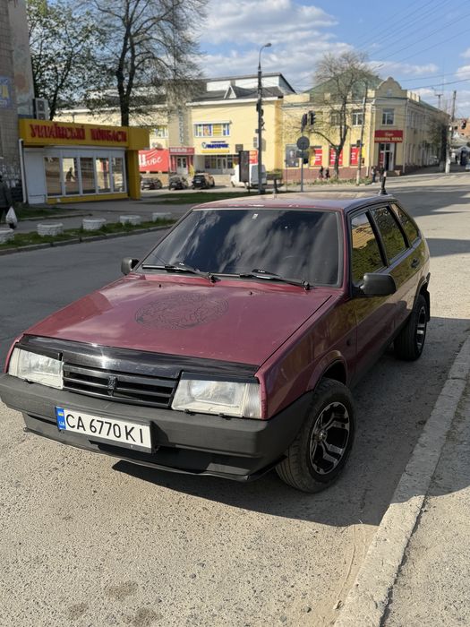 Автомобіль ваз 2109