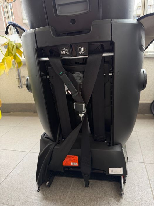 Britax Römer Advansafix IV R