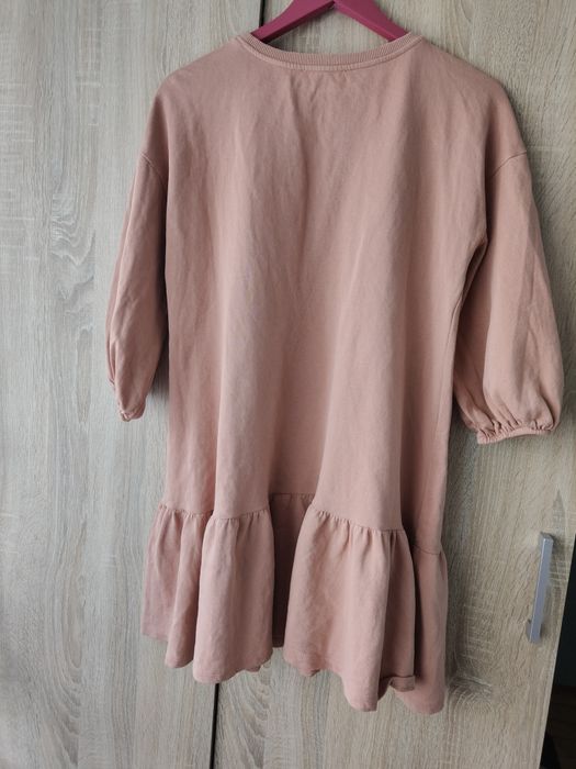 Sukienka dresowa z falbanką