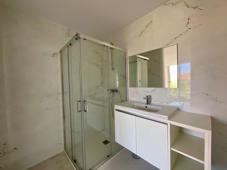 Espinho - Arrenda T1 - Condominio Fechado com jardim piscina e ginásio - Novo