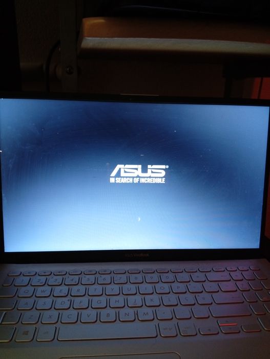 Portátil ASUS VivoBook 15 -X512DA-R5AV8SB1 (AMD Ryzen 5 3500U RAM:8GB)