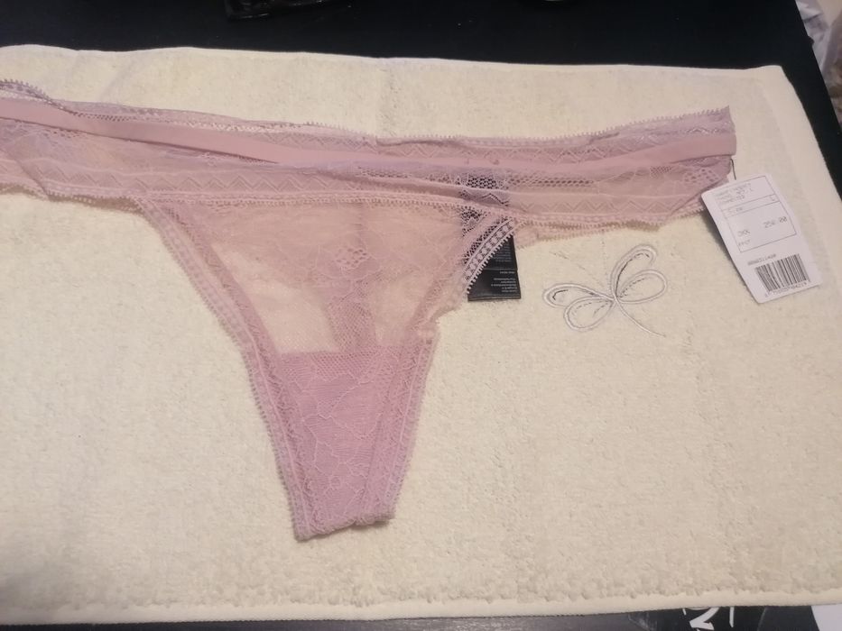 Calvin Klein stringi damskie. Rozmiar L