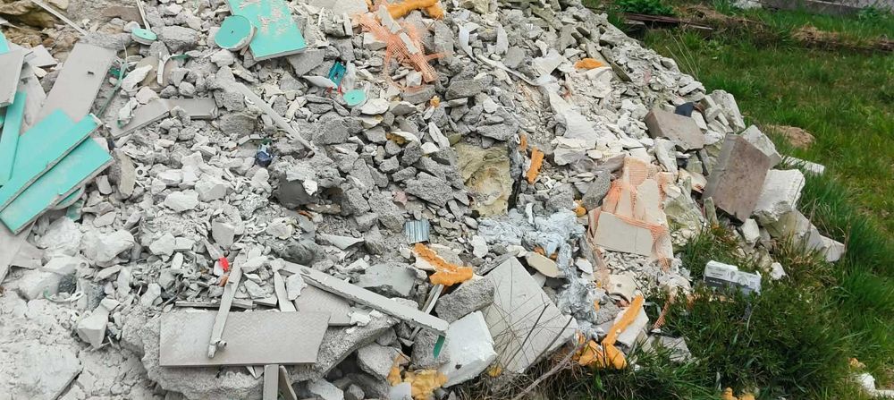 Gruz budowlany do oddania