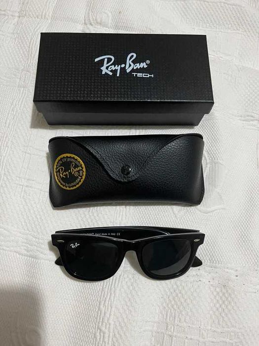 Ray-Ban Wayfarer Sunglasses Black/Green (RB2140)