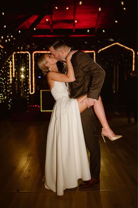 Suknia slubna z kieszeniami