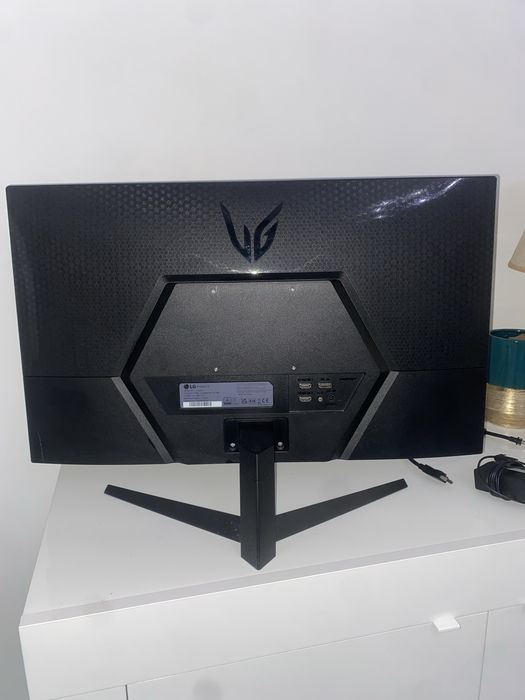 Monitor LG UltraGear 27” 165Hz Gaming – 27GQ50F-B
