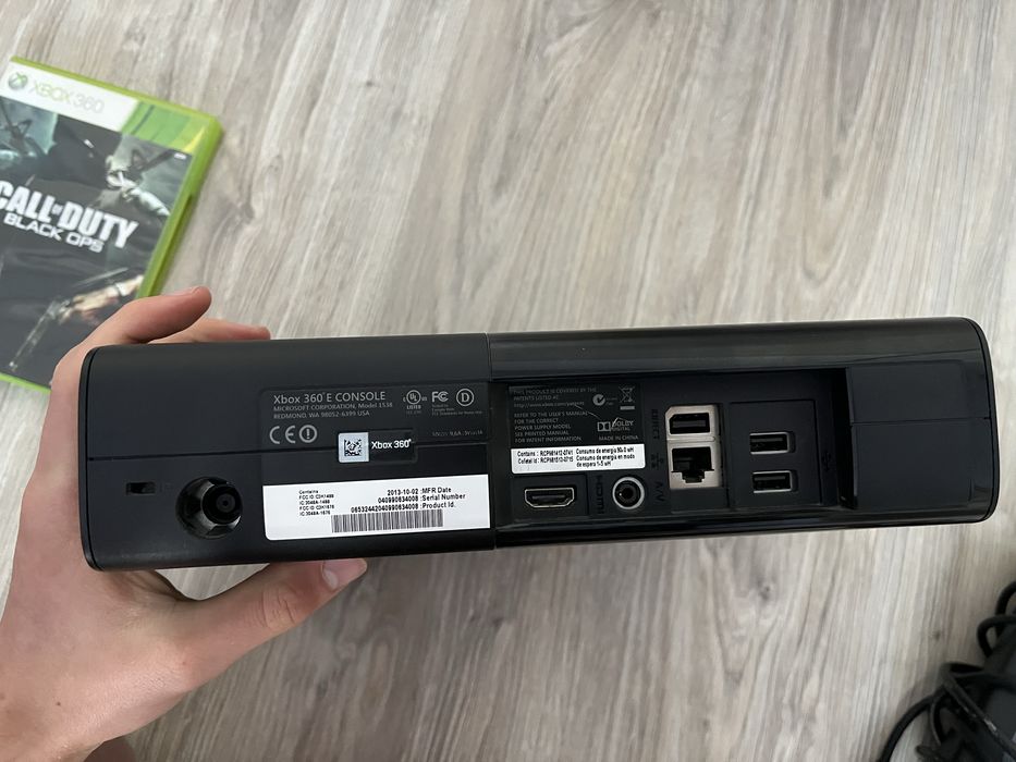 Xbox 360 e + 1 gra