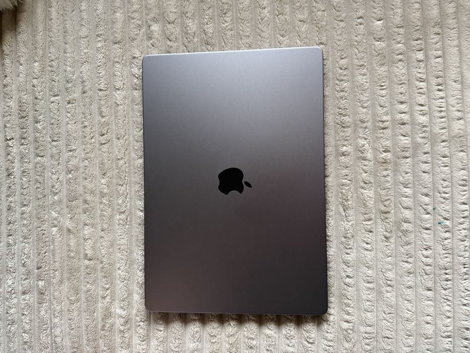 Laptop APPLE MacBook Pro 2023 16” M2 Pro 16GB 512 GB magic mouse keybo