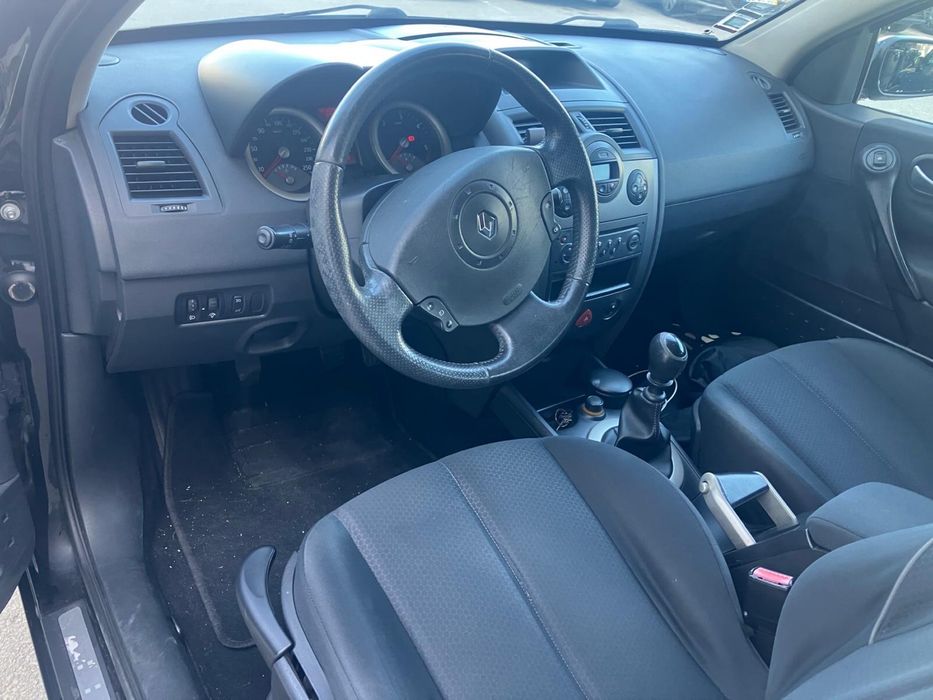 Renault Mégane Break, viatura espaçosa, confortável e muito económica, ideal para uso diário ou para família.
