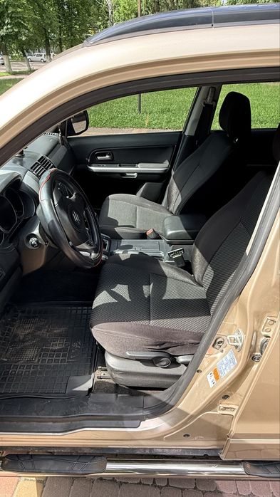 Продам Suzuki granb vitara 2.0 2009 сузукі
