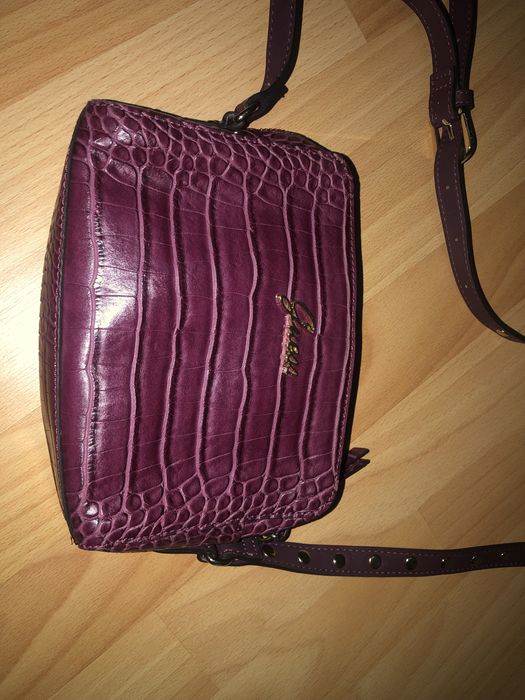 Mala Guess em pele64409127136642120