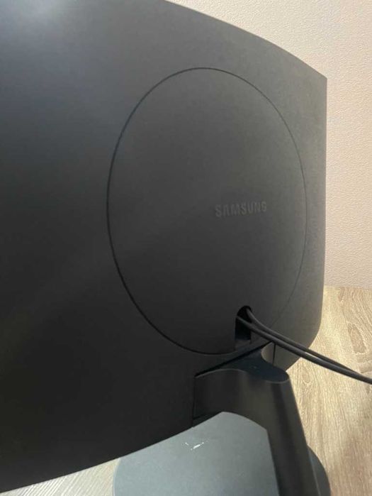 Вигнутий монітор Samsung 27” | Full HD / 75Hz