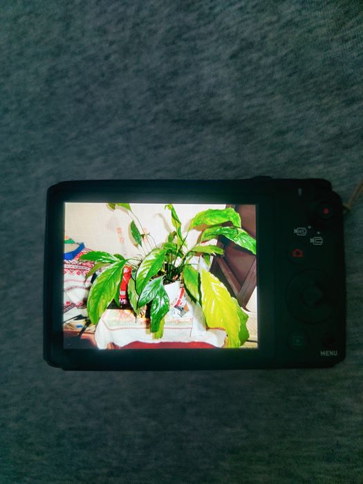 Casio Exilim EX-FH 100 Black Metal Фотоапарат фотокамера