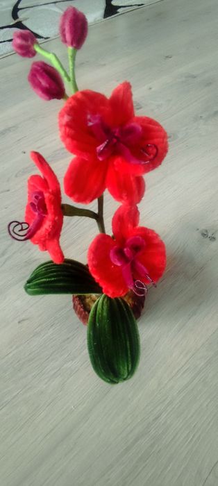 Sztuczny storczyk w doniczce