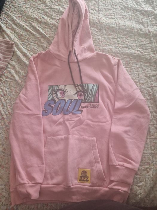 Sweat anime bershka