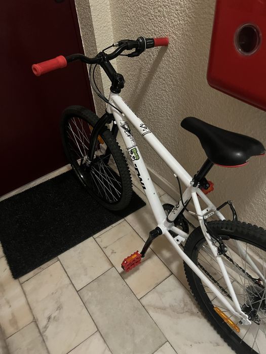 Bicicleta  crianca praticamente nova TWI Rockrider 300