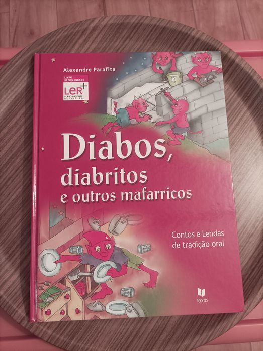 Livro "Diabos, dianteiros e outros mafarricos" de Alexandre Parafita