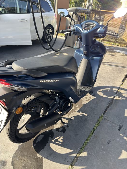 Vendo moto vision 2024