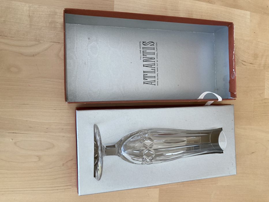 Jarra de cristal nova, em caixa.